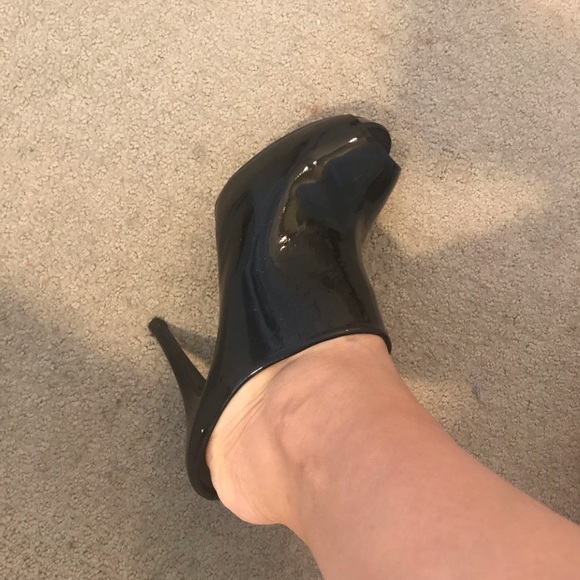 Stuart Weitzman platform slides - Picture 1 of 8